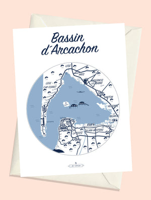 Carte postale illustrée intitulée “Bassin d'Arcachon, Le Plan” par Julie Roubergue, représentant de sous forme de plan les lieux emblématiques du Bassin d'Arcachon en marine sur fond blanc.